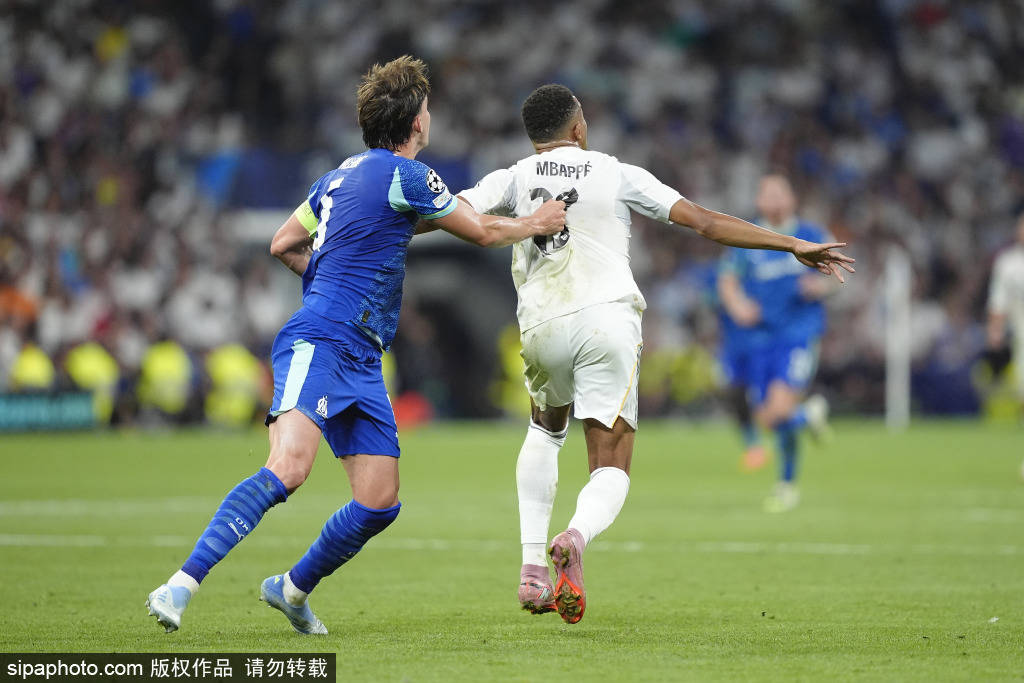 在这场德比, 更是两队士 在这场德比, 更是两队士